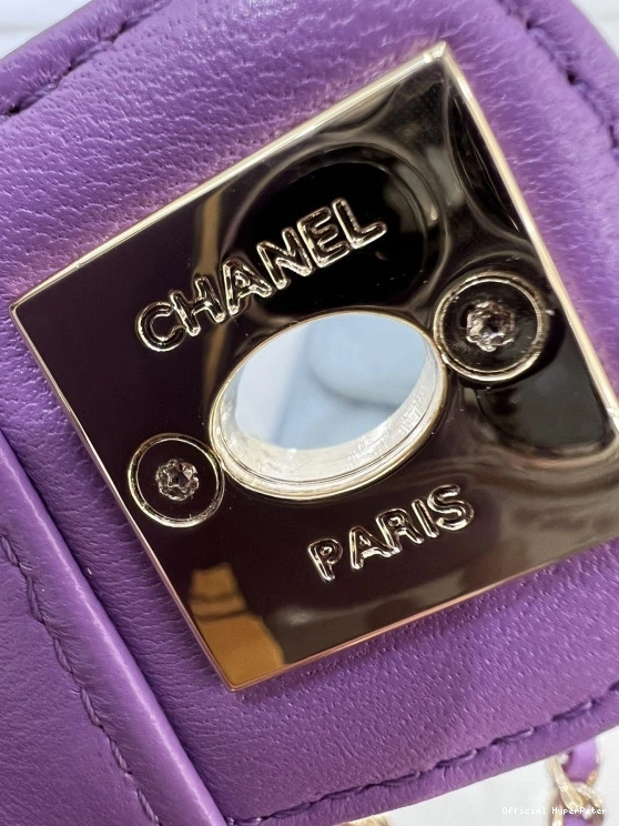 Hyper Peter HEART CHANEL WITH CHAIN CHANELUTCH 0721